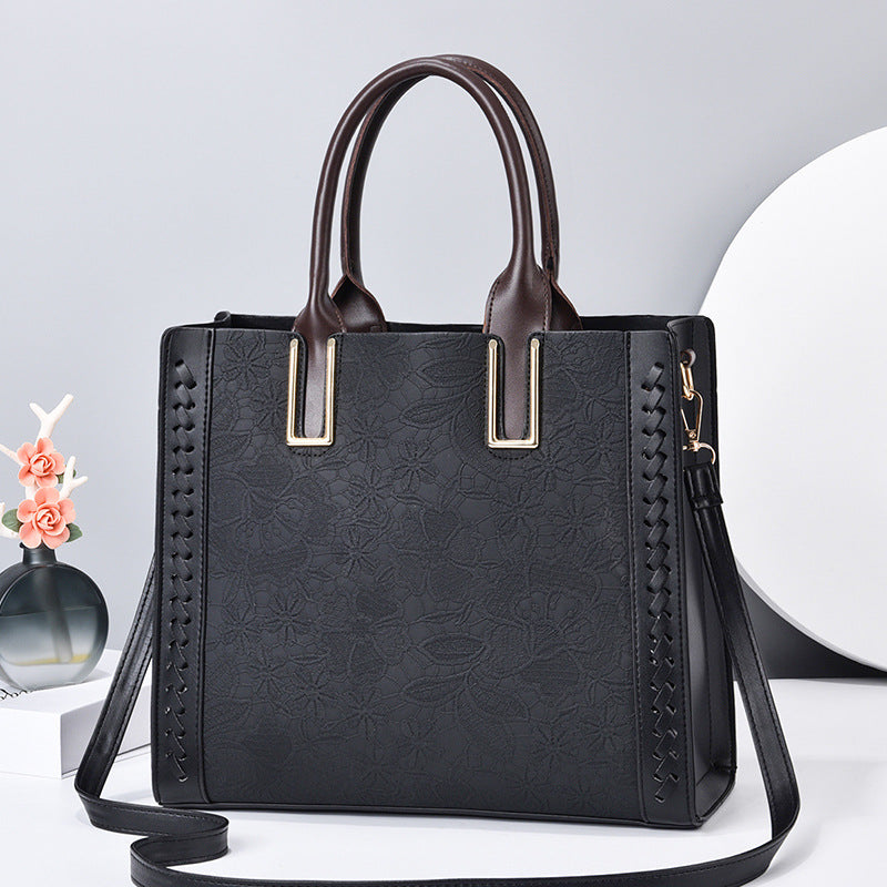 The Amélia Vegan Leather Shoulder Bag